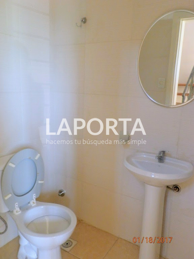 Casa ID.1500/Casa-en-venta-en-complejo-Aires-del-Laurel - Casa en venta en complejo Aires del Laurel
