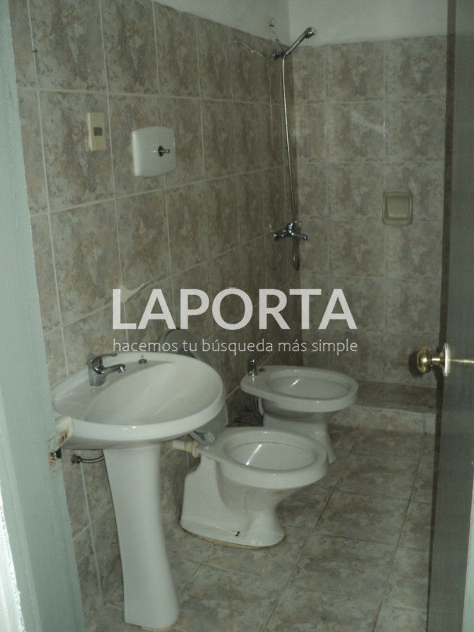 Casa ID.1779/Casa-de-2-dormitorios-en-alquiler-zona-Shopping - Casa de 2 dormitorios en alquiler zona Shopping