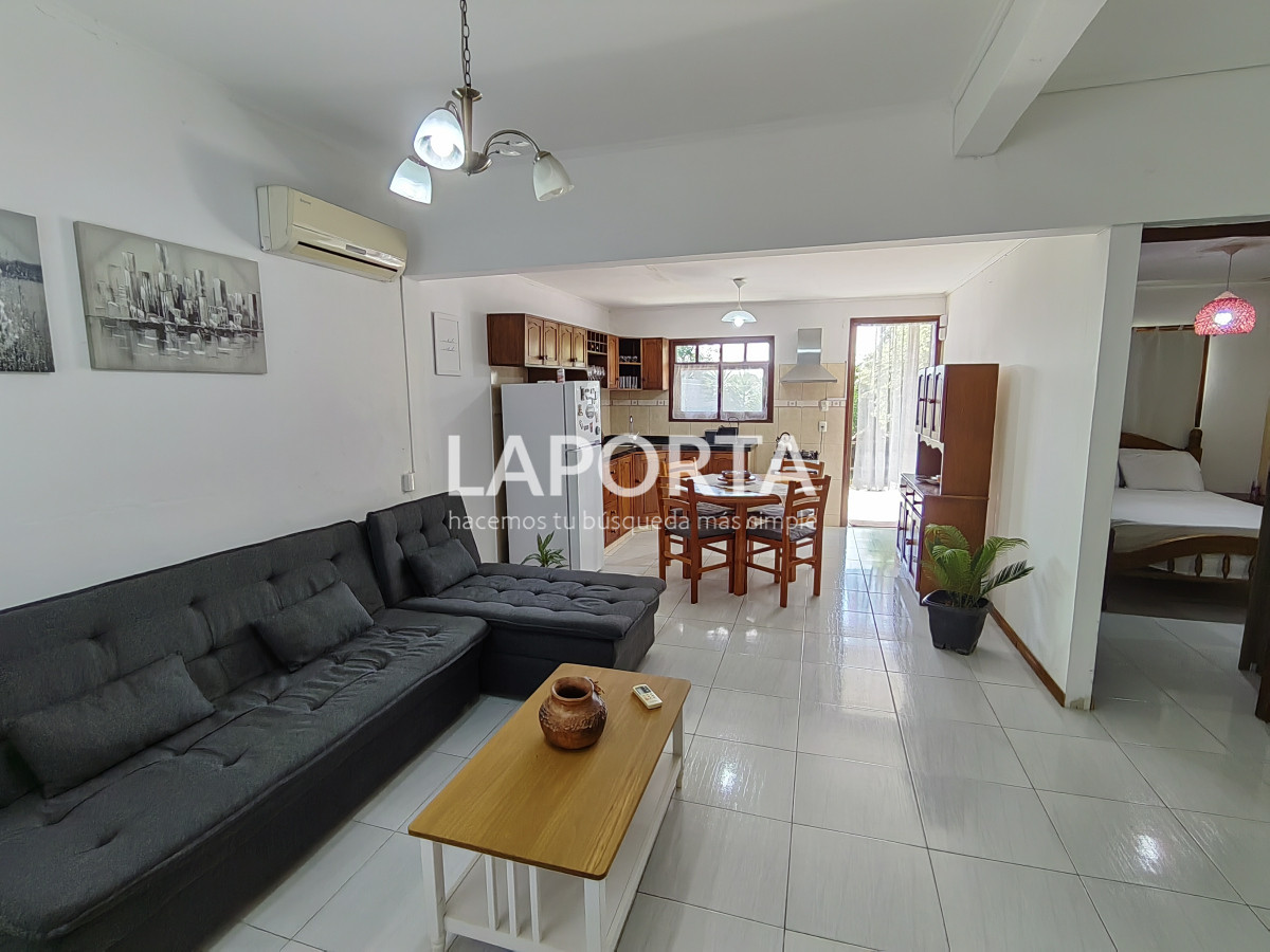 Casa ID.655/Casa-en-venta-en-zona-centro,-cerca-de-universidades-en-Salto - Casa en venta en zona centro, cerca de universidades en Salto