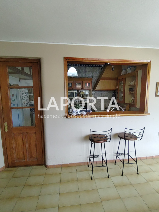 Casa ID.357/Casa-en-Venta-en-el-centro-frente-a-Plaza-Artigas - Casa en Venta en el centro frente a Plaza Artigas