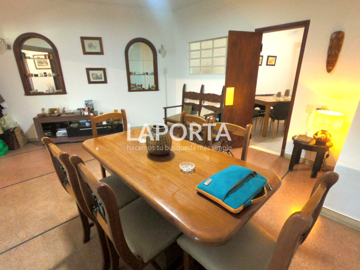 Casa ID.1757/Casa-de-Categoría-en-Atahualpa- - Casa de Categoría en Atahualpa 