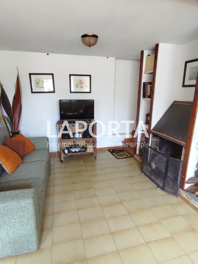 Casa ID.357/Casa-en-Venta-en-el-centro-frente-a-Plaza-Artigas - Casa en Venta en el centro frente a Plaza Artigas