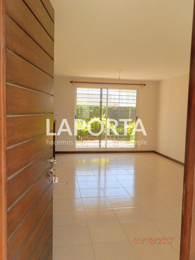 Casa ID.1500/Casa-en-venta-en-complejo-Aires-del-Laurel - Casa en venta en complejo Aires del Laurel