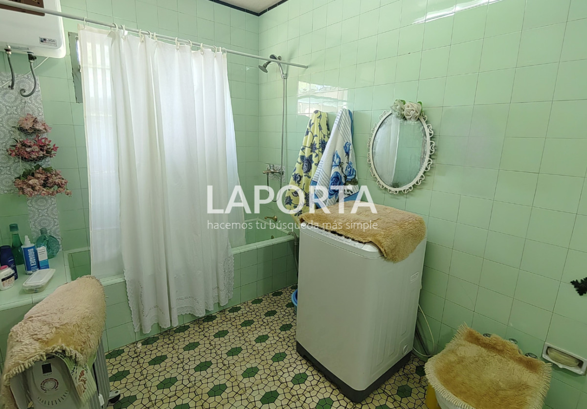 Casa ID.1306/Casa-en-venta-en-zona-centro-y-a-pasos-del-puerto,-Salto - Casa en venta en zona centro y a pasos del puerto, Salto