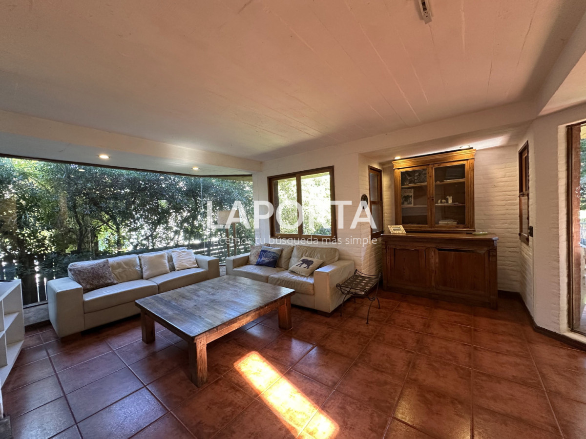Casa ID.1265/Venta-de-casa-en-La-Barra-a-100-metros-de-playa-Montoya - Venta de casa en La Barra a 100 metros de playa Montoya