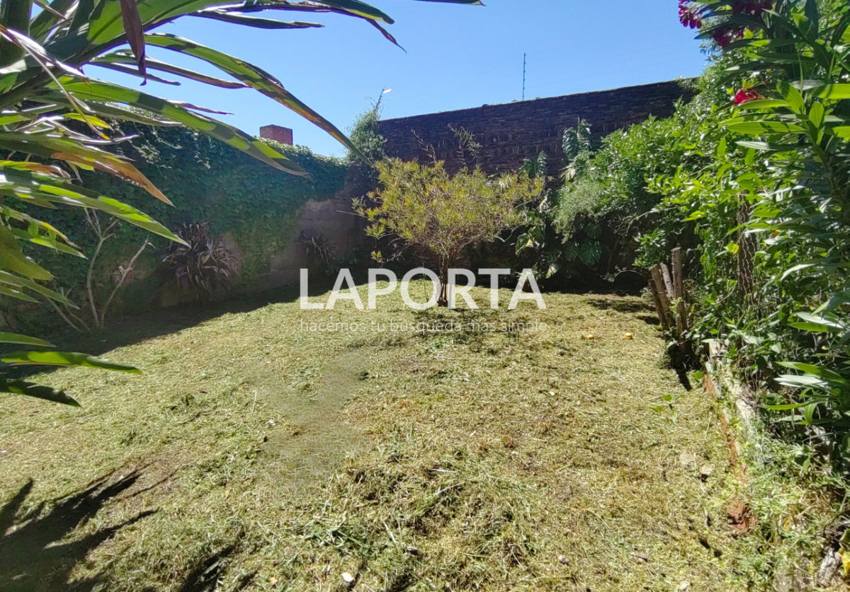 Casa ID.1306/Casa-en-venta-en-zona-centro-y-a-pasos-del-puerto,-Salto - Casa en venta en zona centro y a pasos del puerto, Salto