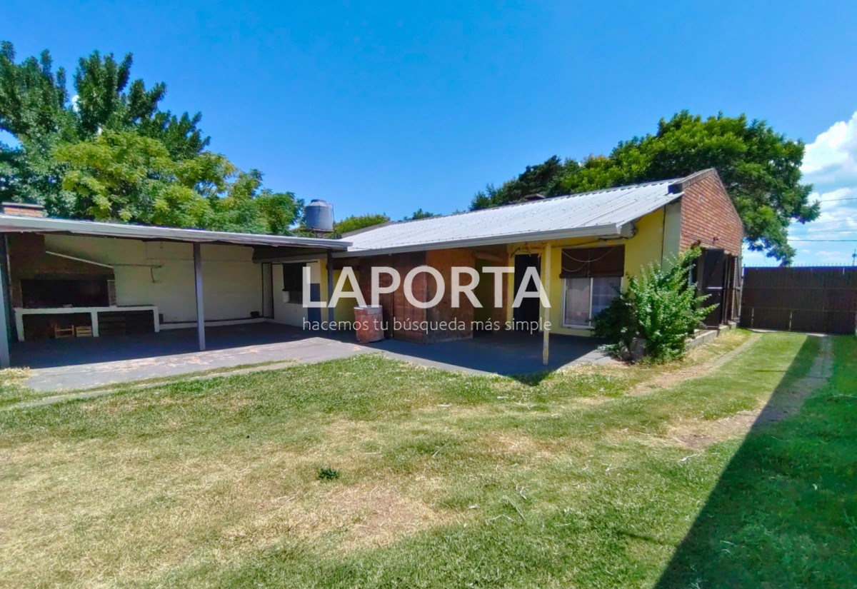 Casa ID.1506/Casa-en-venta-con-amplios-espacios-en-zona-sur-de-Salto. - Casa en venta con amplios espacios en zona sur de Salto.