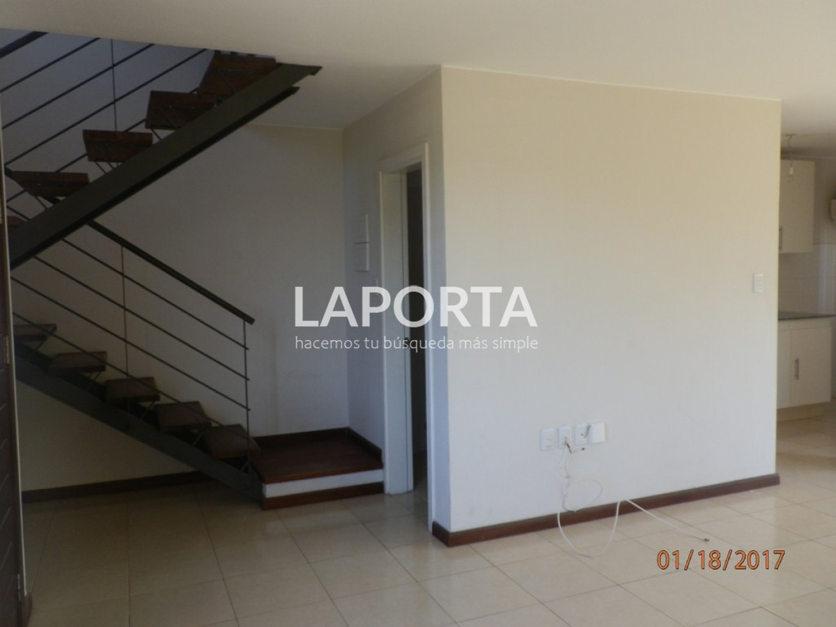 Casa ID.1500/Casa-en-venta-en-complejo-Aires-del-Laurel - Casa en venta en complejo Aires del Laurel