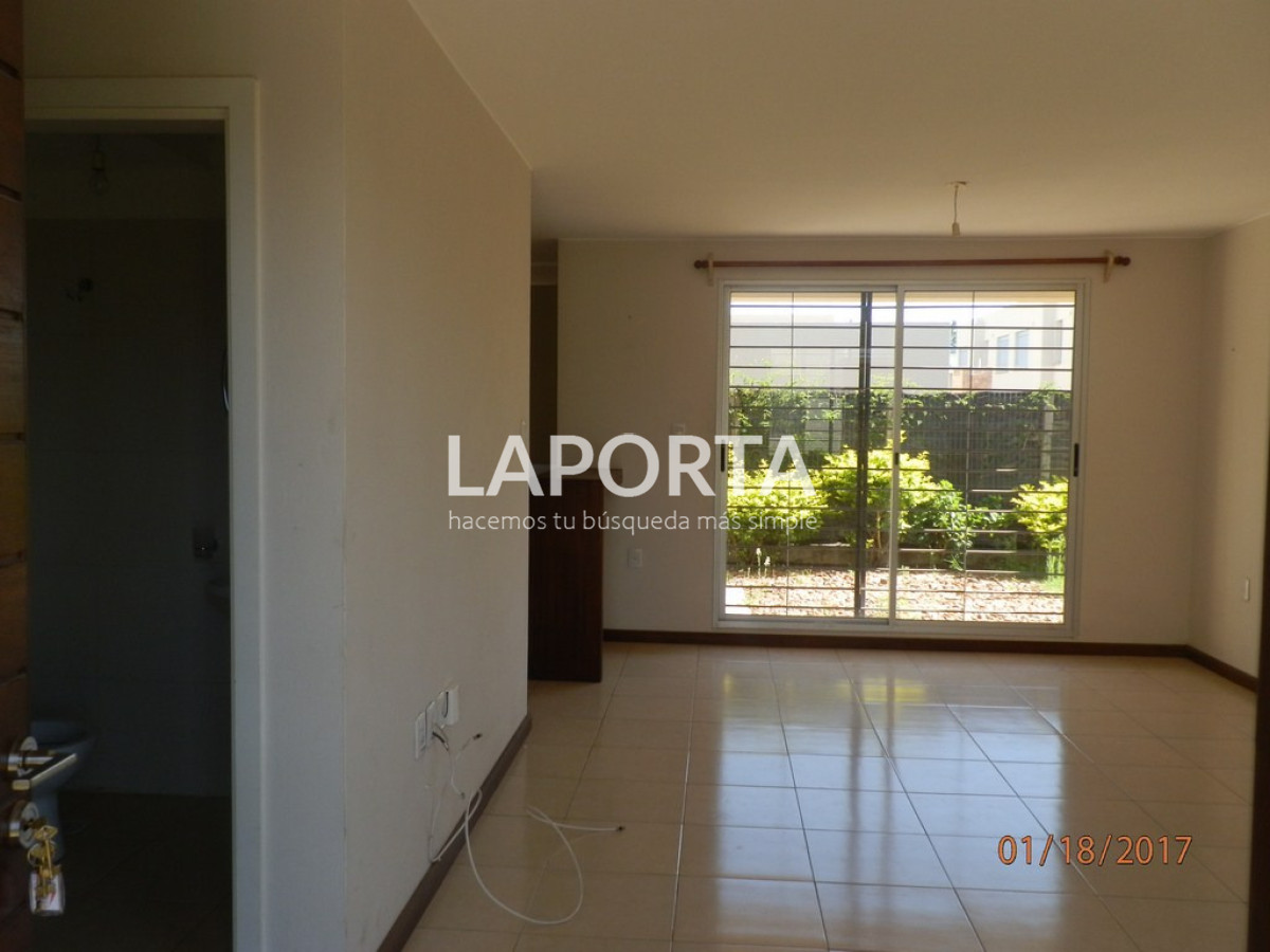 Casa ID.1500/Casa-en-venta-en-complejo-Aires-del-Laurel - Casa en venta en complejo Aires del Laurel