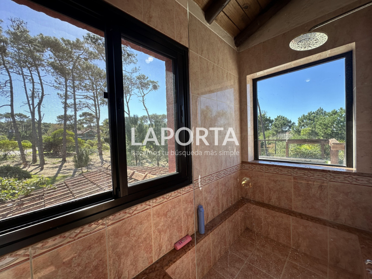 Casa ID.1265/Venta-de-casa-en-La-Barra-a-100-metros-de-playa-Montoya - Venta de casa en La Barra a 100 metros de playa Montoya
