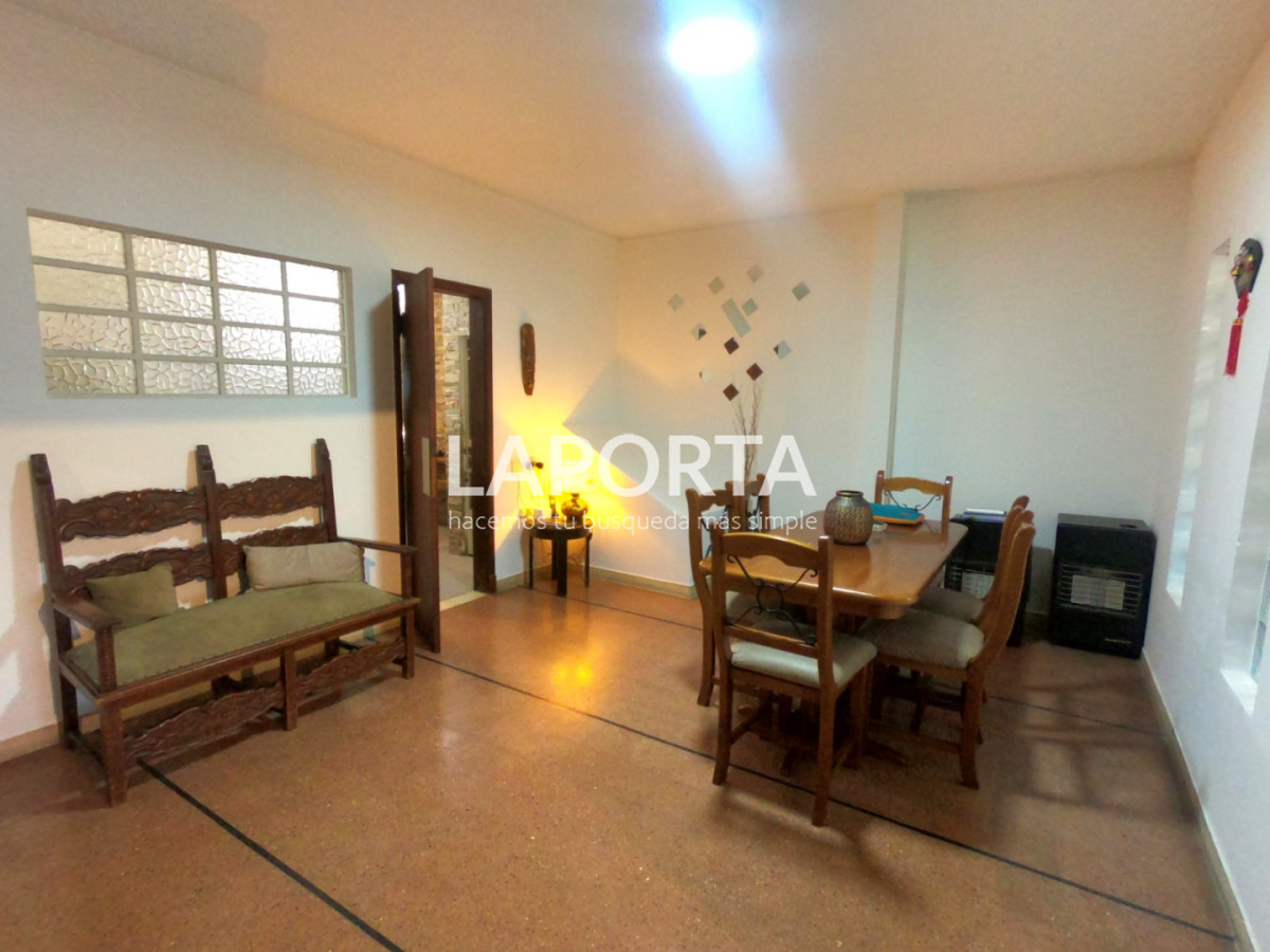 Casa ID.1757/Casa-de-Categoría-en-Atahualpa- - Casa de Categoría en Atahualpa 