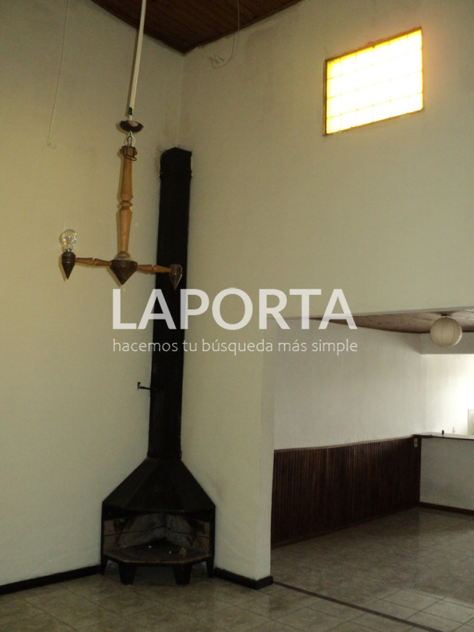 Casa ID.1779/Casa-de-2-dormitorios-en-alquiler-zona-Shopping - Casa de 2 dormitorios en alquiler zona Shopping