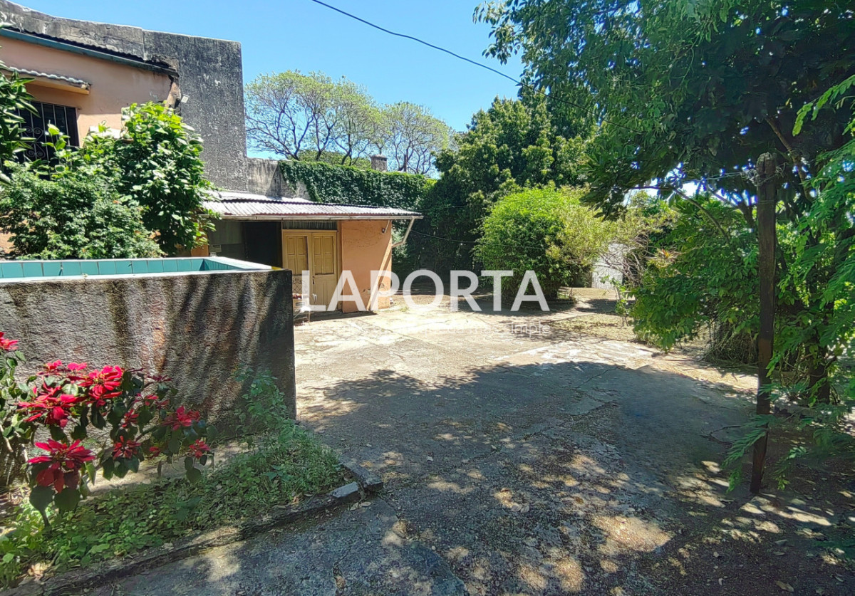 Casa ID.1306/Casa-en-venta-en-zona-centro-y-a-pasos-del-puerto,-Salto - Casa en venta en zona centro y a pasos del puerto, Salto