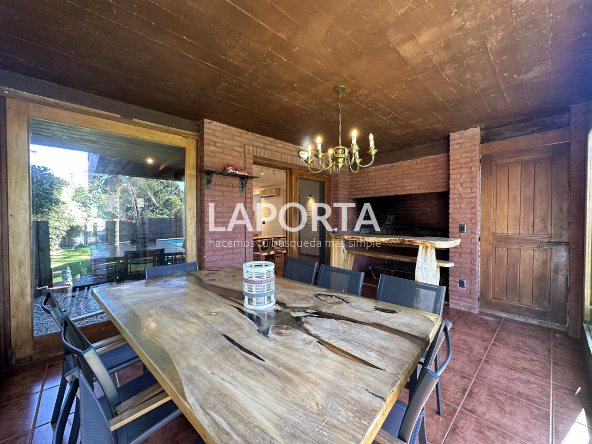 Casa ID.1265/Venta-de-casa-en-La-Barra-a-100-metros-de-playa-Montoya - Venta de casa en La Barra a 100 metros de playa Montoya