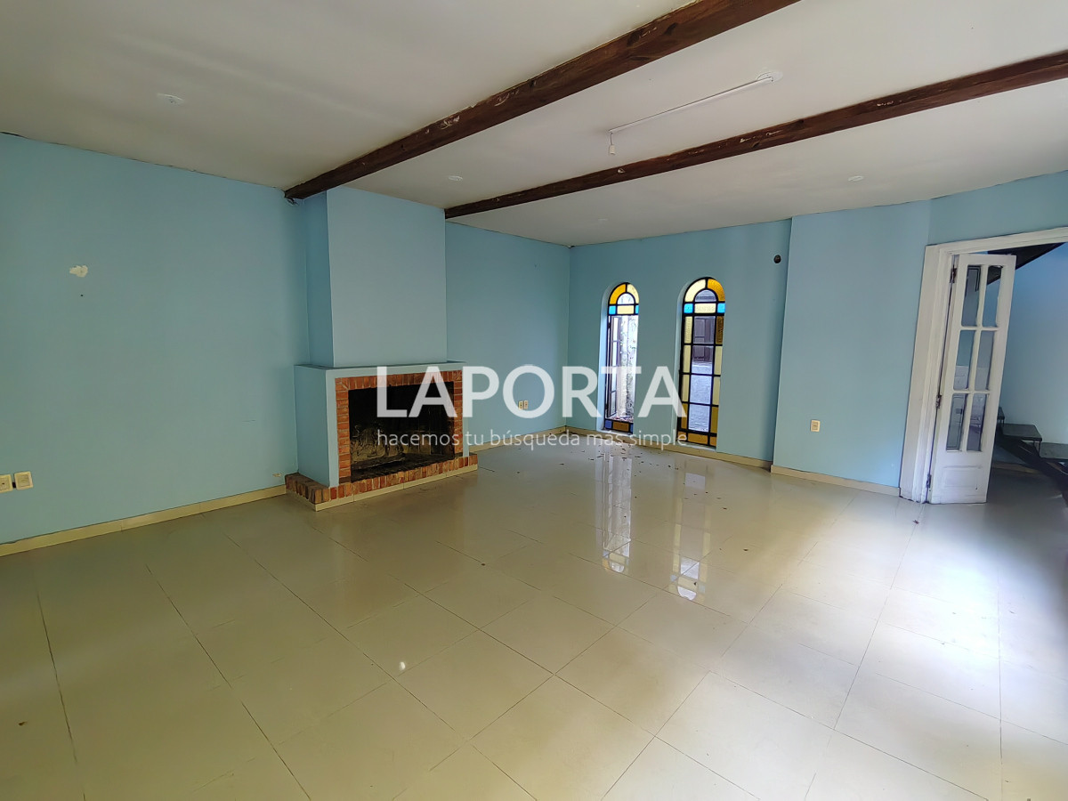 Casa ID.919/Casa-en-venta-y-alquiler-en-zona-centro-de-Salto - Casa en venta y alquiler en zona centro de Salto