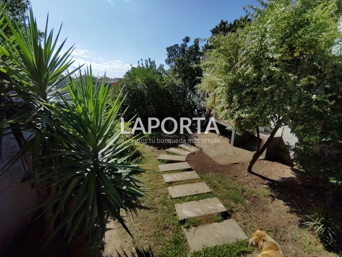 Casa ID.655/Casa-en-venta-en-zona-centro,-cerca-de-universidades-en-Salto - Casa en venta en zona centro, cerca de universidades en Salto