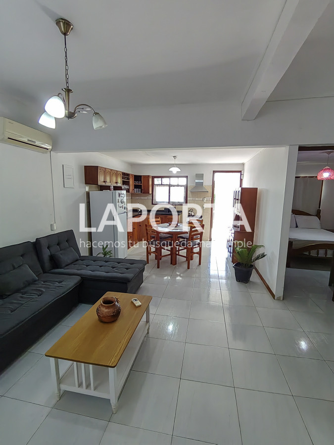 Casa ID.655/Casa-en-venta-en-zona-centro,-cerca-de-universidades-en-Salto - Casa en venta en zona centro, cerca de universidades en Salto
