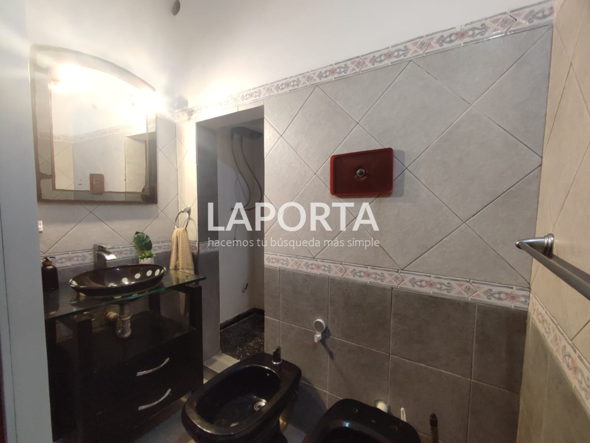 Casa ID.336/Venta-casa-ph-3-dormitorios,-azotea-con-parrillero-en-Brazo-Oriental - Venta casa ph 3 dormitorios, azotea con parrillero en Brazo Oriental