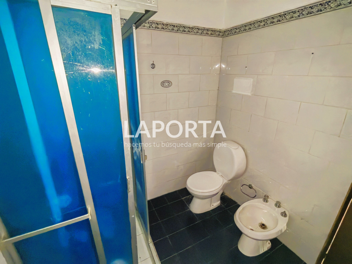 Casa ID.919/Casa-en-venta-y-alquiler-en-zona-centro-de-Salto - Casa en venta y alquiler en zona centro de Salto