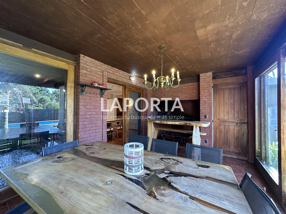 Casa ID.1265/Venta-de-casa-en-La-Barra-a-100-metros-de-playa-Montoya - Venta de casa en La Barra a 100 metros de playa Montoya