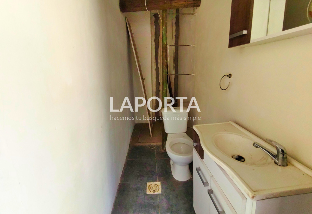 Casa ID.1506/Casa-en-venta-con-amplios-espacios-en-zona-sur-de-Salto. - Casa en venta con amplios espacios en zona sur de Salto.