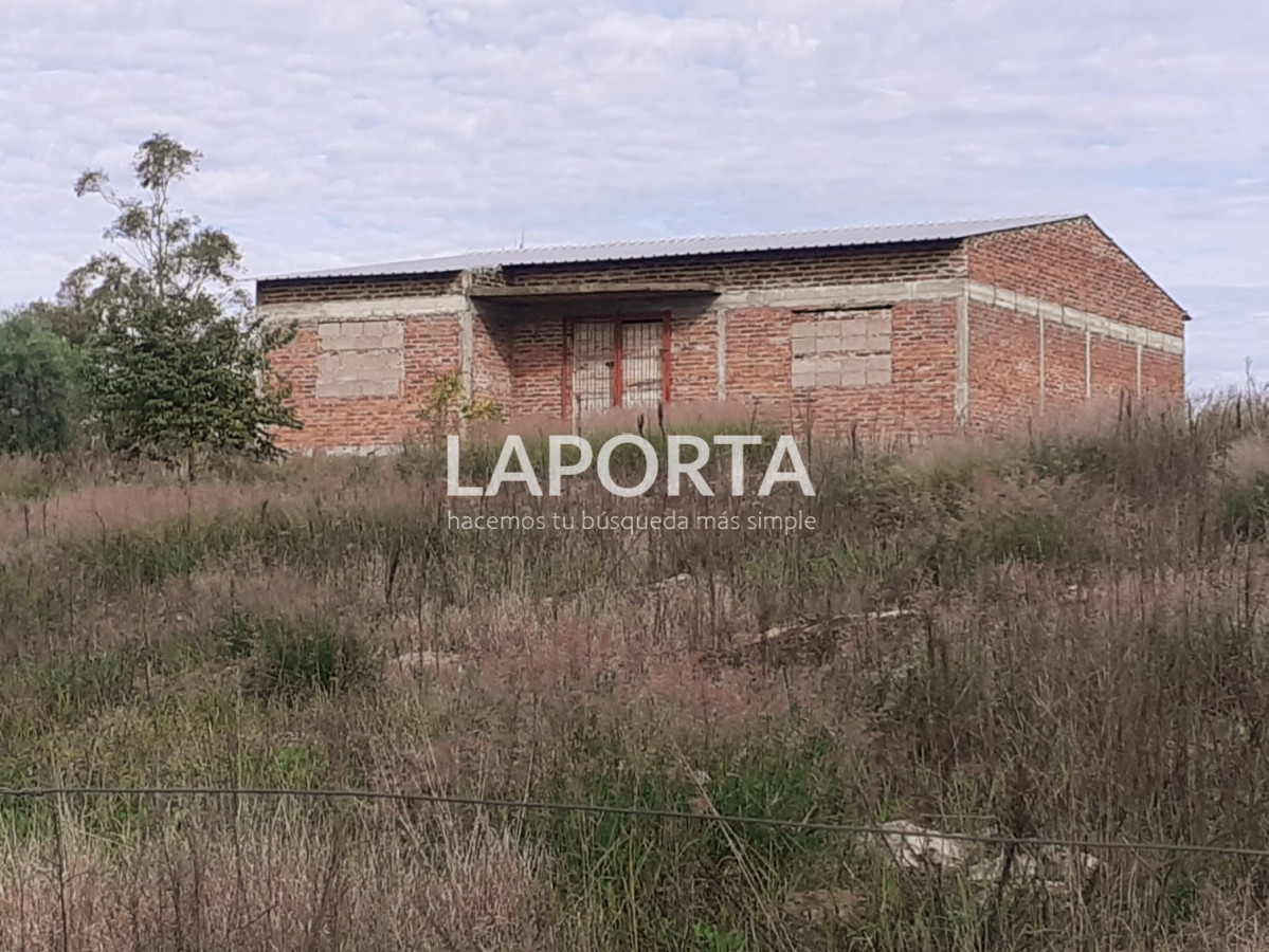 Casa ID.1056/Casa-a-terminar-en-barrio-la-Reductora - Casa a terminar en barrio la Reductora