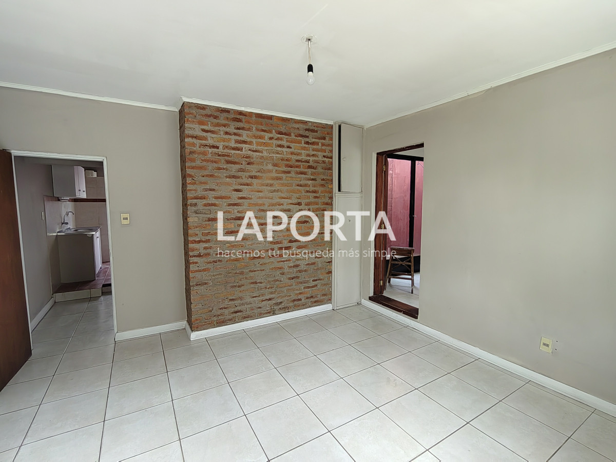 Casa ID.834/Casa-en-alquiler-en-zona-centro-de-Salto - Casa en alquiler en zona centro de Salto