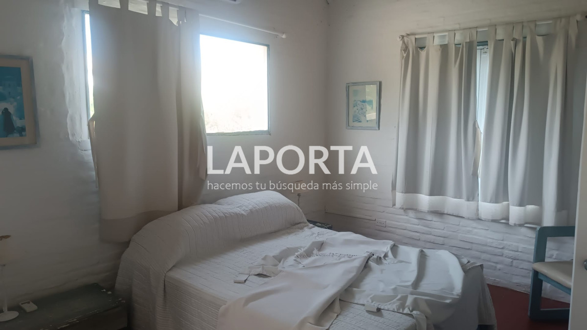 Casa ID.1664/Casa-en-Venta-en-la-Barra-cinco-dormitorios-mas-servicio-con-piscina - Casa en Venta en la Barra cinco dormitorios mas servicio con piscina