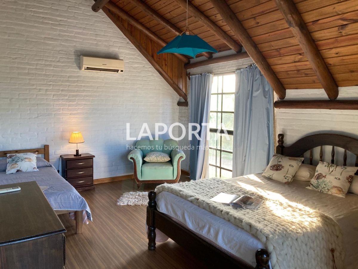 Casa ID.1796/Chalet-en-Venta-en-Salto - Chalet en Venta en Salto