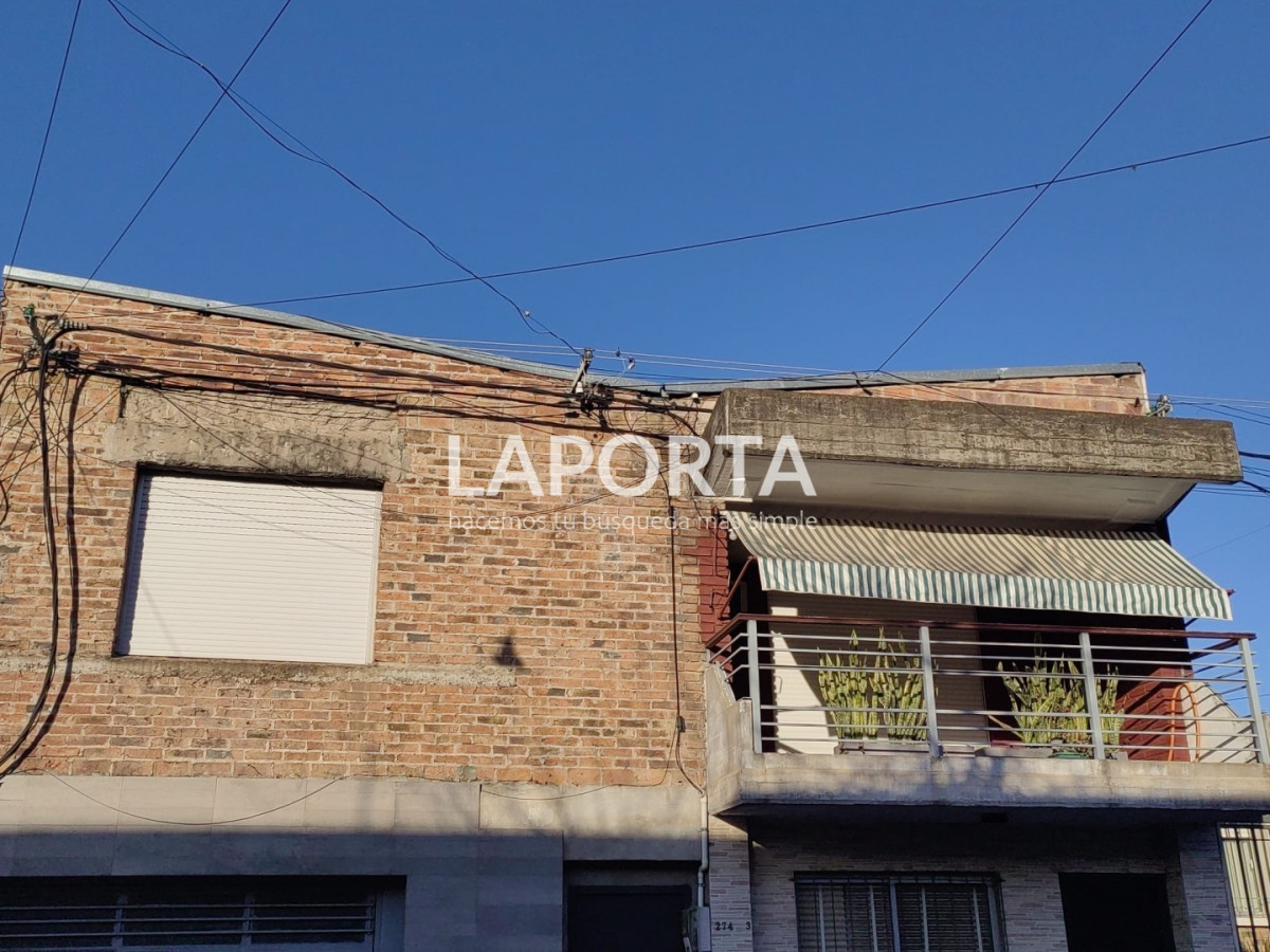 Casa ID.1902/Casa-con-garaje-en-pleno-centro - Casa con garaje en pleno centro
