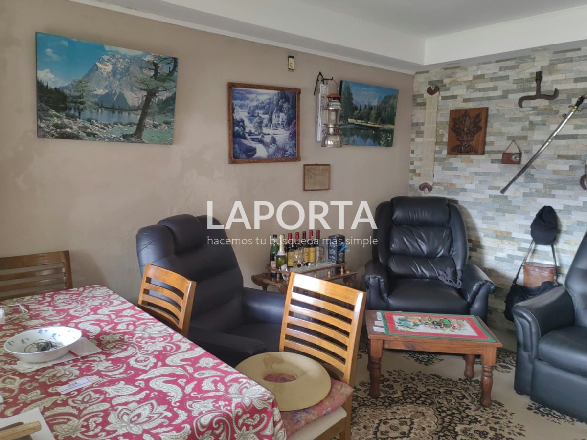 Casa ID.2237/Casa-comoda-con-cochera-en-zona-Sur - Casa comoda con cochera en zona Sur