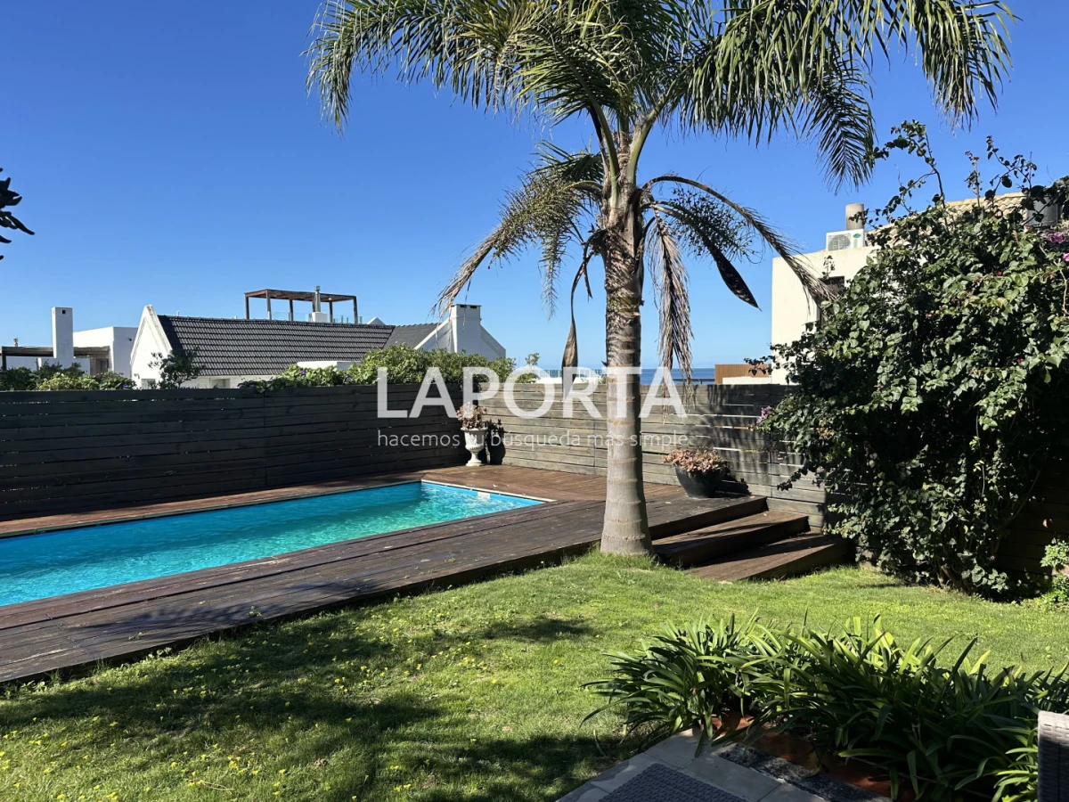 Casa ID.1265/Venta-de-casa-en-La-Barra-a-100-metros-de-playa-Montoya - Venta de casa en La Barra a 100 metros de playa Montoya
