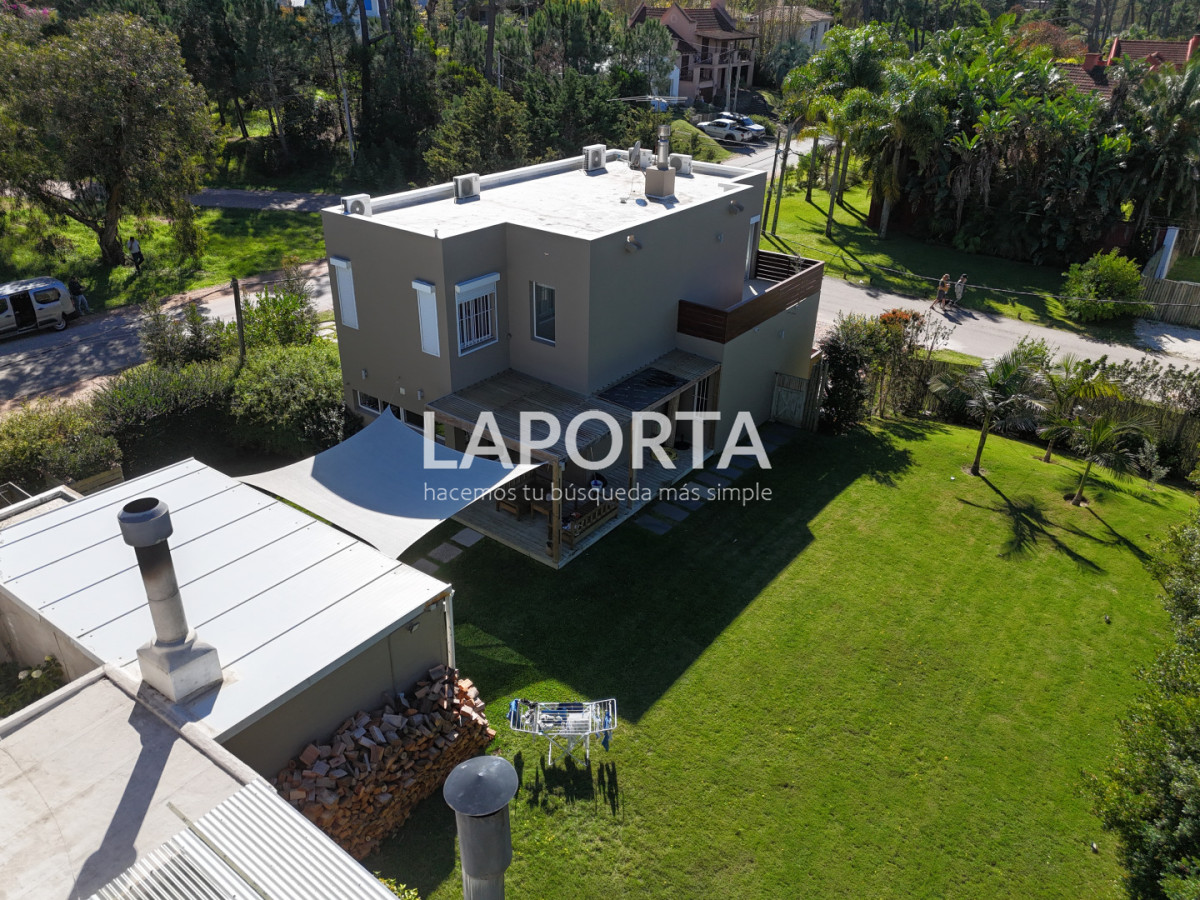 Casa ID.1739/Casa-en-Venta-en-La-Barra-a-dos-cuadras-de-Playa-Montoya - Casa en Venta en La Barra a dos cuadras de Playa Montoya