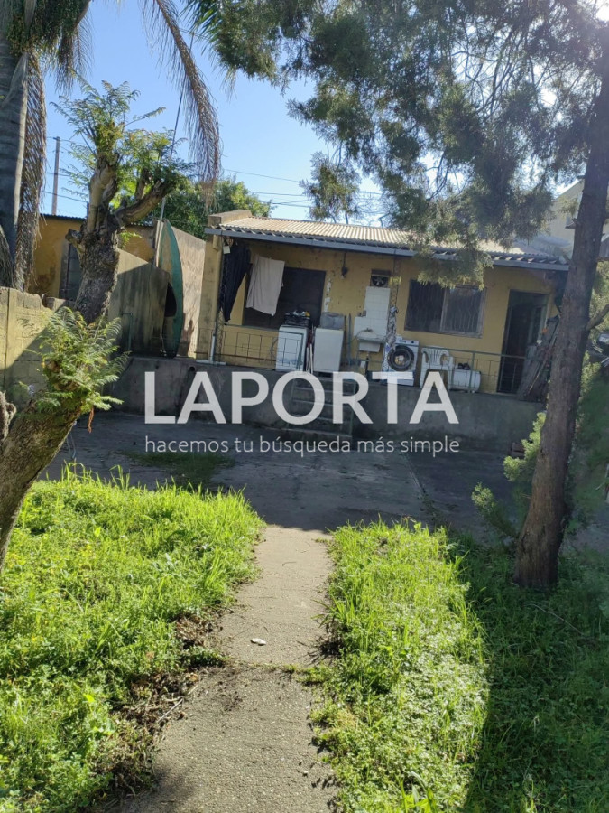 Casa ID.2124/Casa-en-venta-a-pocas-cuadras-del-centro,-Salto. - Casa en venta a pocas cuadras del centro, Salto.