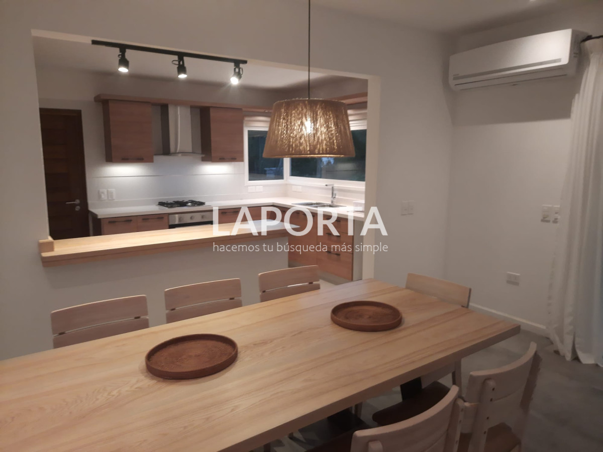 Casa ID.815/Venta-casa-de-tres-dormitorios-en-la-Barra-de-Maldonado - Venta casa de tres dormitorios en la Barra de Maldonado