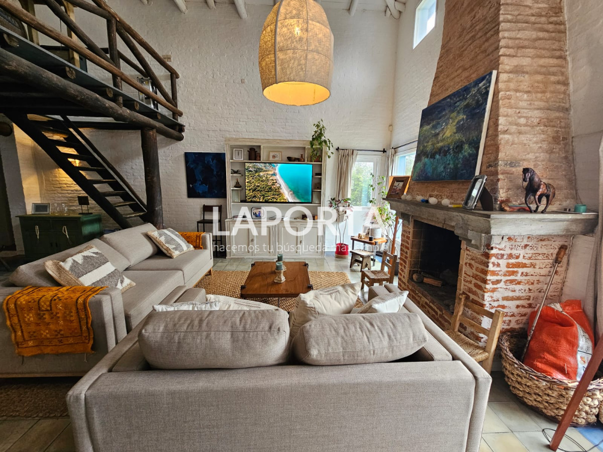 Casa ID.136 - Venta de casa en el corazon de la Barra Punta del Este