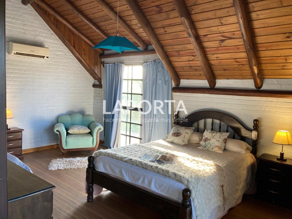 Casa ID.1796/Chalet-en-Venta-en-Salto - Chalet en Venta en Salto