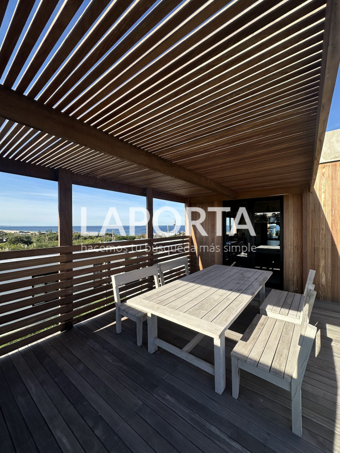 Casa ID.947/Se-vende-esta-propiedad-de-4-dormitorios-a-estrenar-en-Manantiales- - Se vende esta propiedad de 4 dormitorios a estrenar en Manantiales 