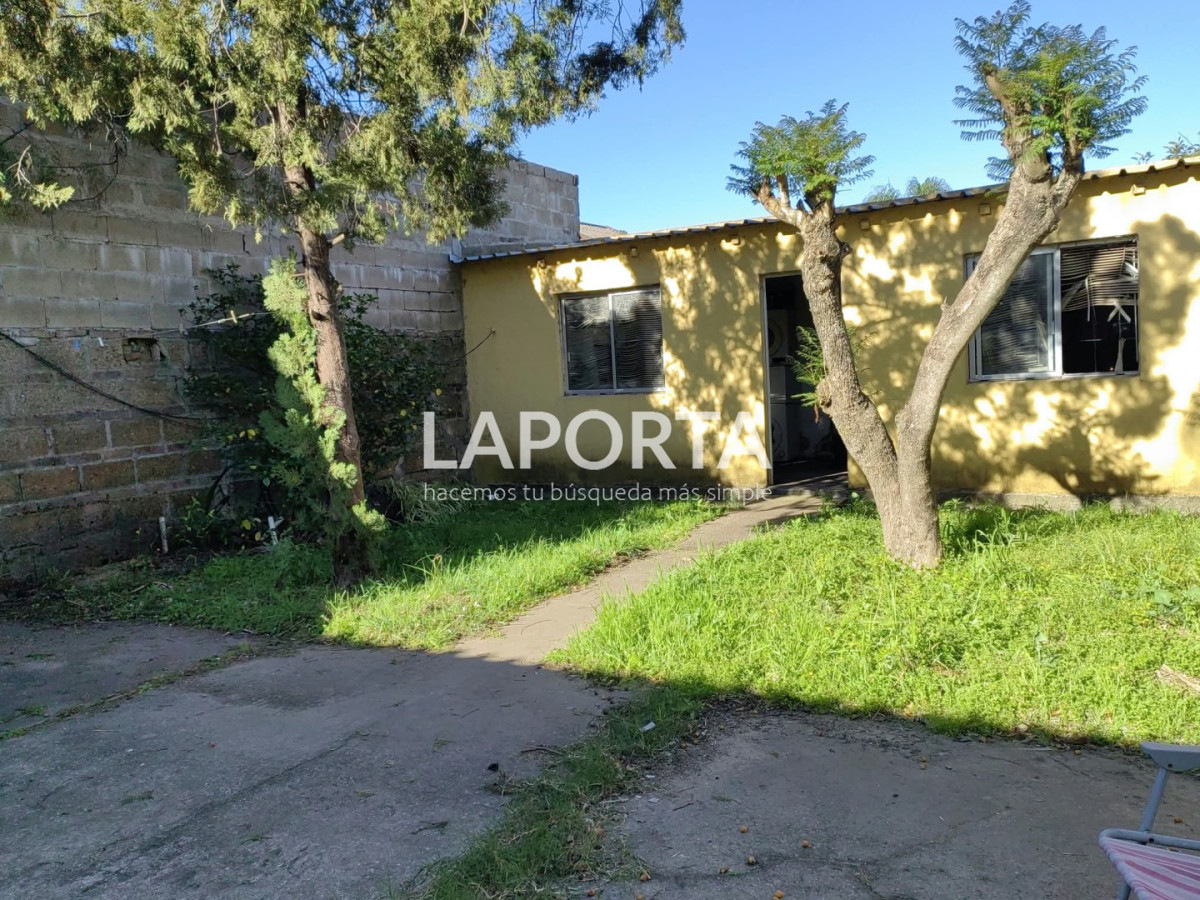 Casa ID.2124/Casa-en-venta-a-pocas-cuadras-del-centro,-Salto. - Casa en venta a pocas cuadras del centro, Salto.