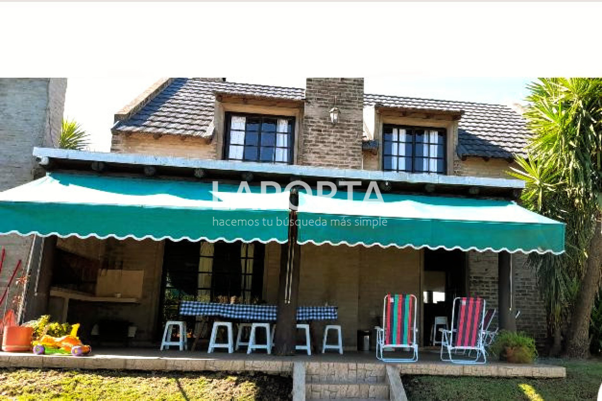 Casa ID.1796/Chalet-en-Venta-en-Salto - Chalet en Venta en Salto