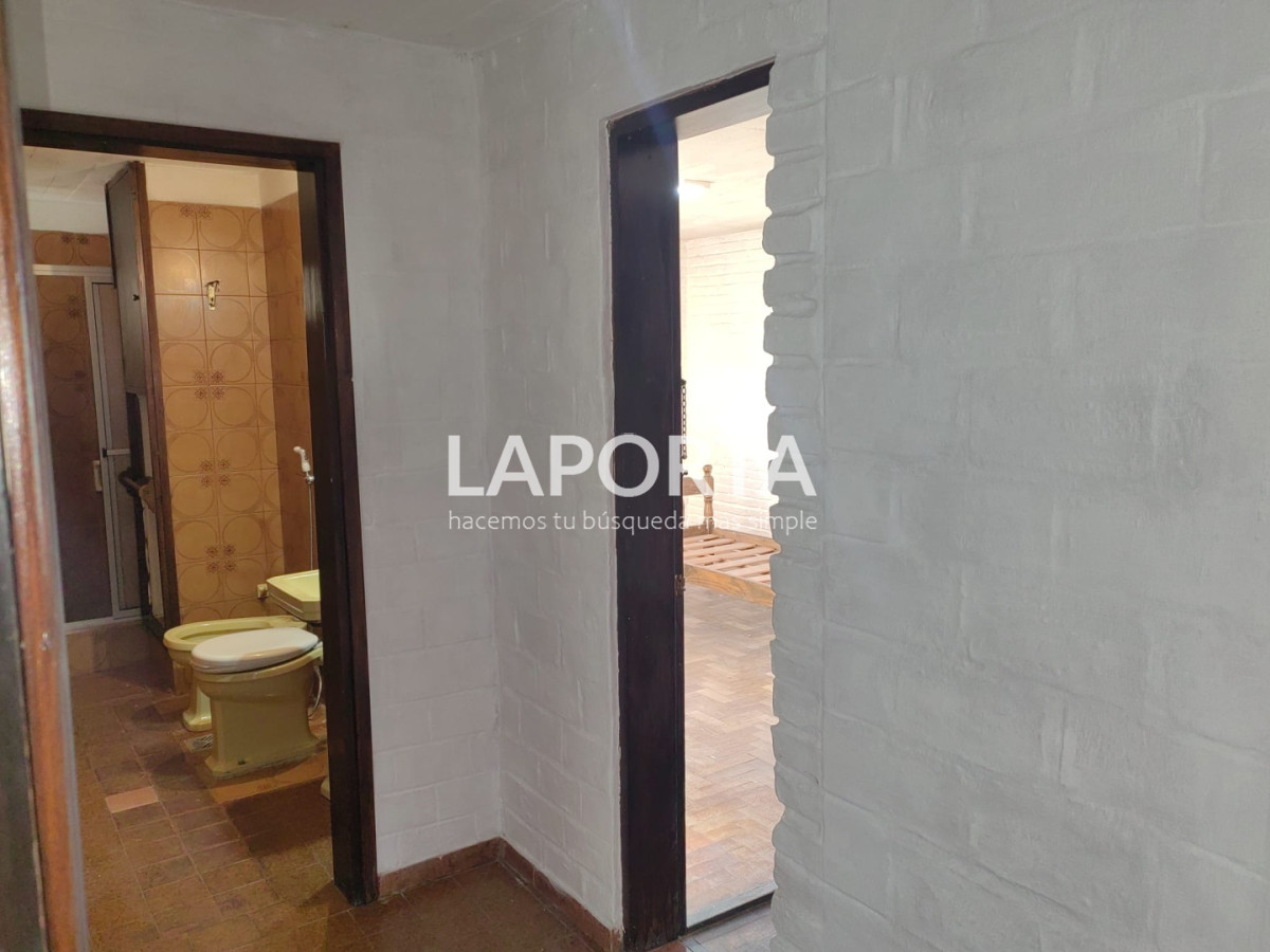 Casa ID.1902/Casa-con-garaje-en-pleno-centro - Casa con garaje en pleno centro