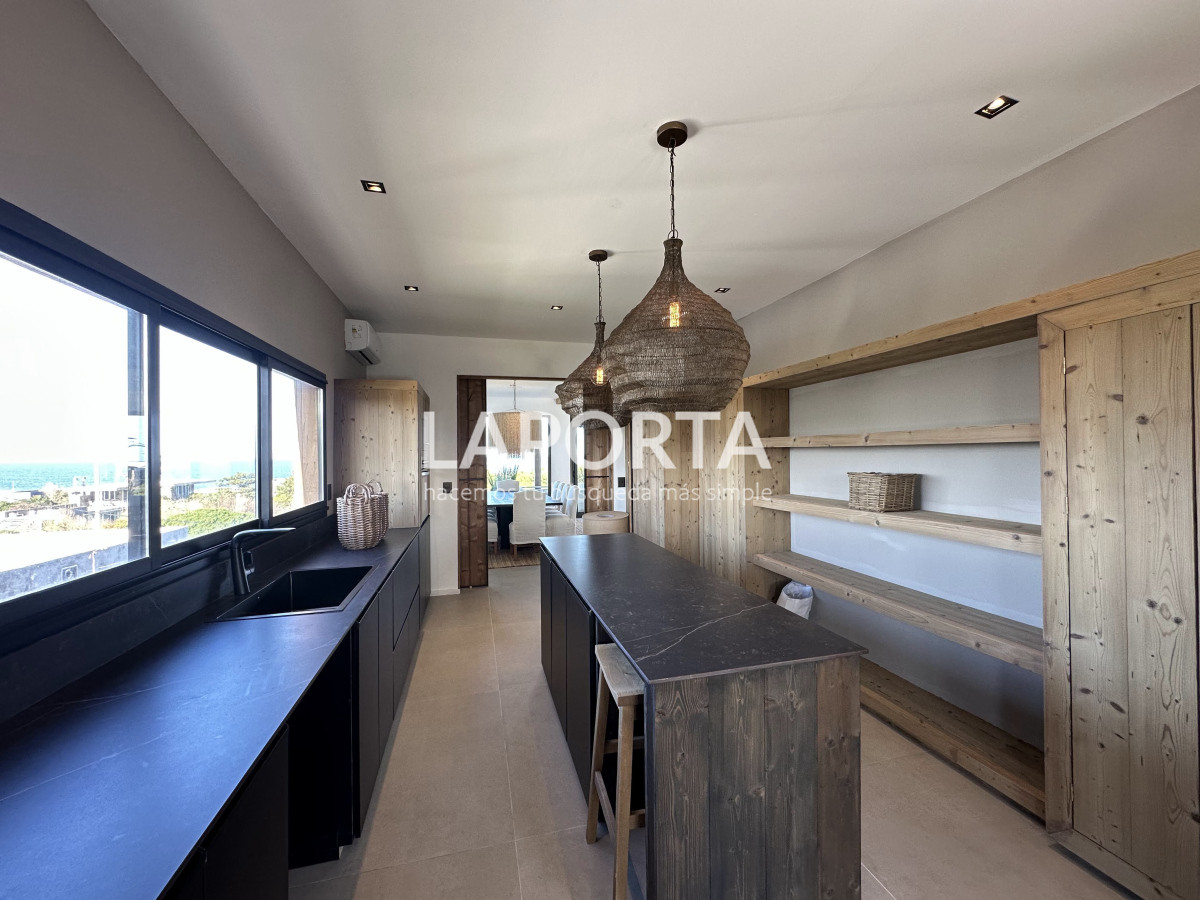 Casa ID.947/Se-vende-esta-propiedad-de-4-dormitorios-a-estrenar-en-Manantiales- - Se vende esta propiedad de 4 dormitorios a estrenar en Manantiales 