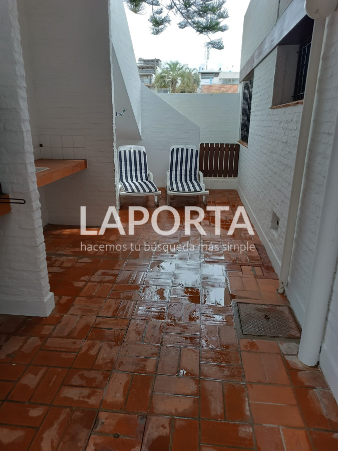 Casa ID.1123/Alquiler-de-casa-tres-dormitorios-en-calle-Los-Suspiros-y-el-Mar- - Alquiler de casa tres dormitorios en calle Los Suspiros y el Mar 