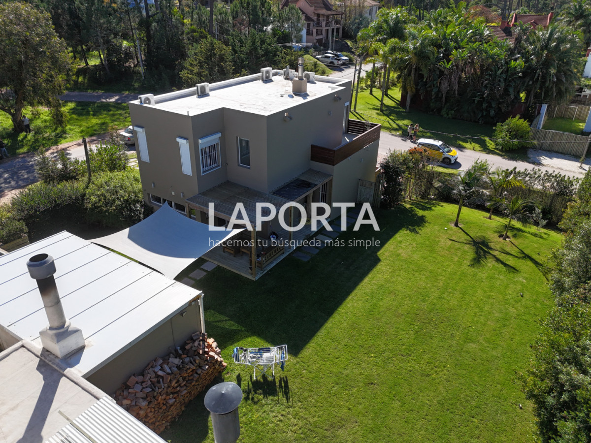 Casa ID.1739/Casa-en-Venta-en-La-Barra-a-dos-cuadras-de-Playa-Montoya - Casa en Venta en La Barra a dos cuadras de Playa Montoya