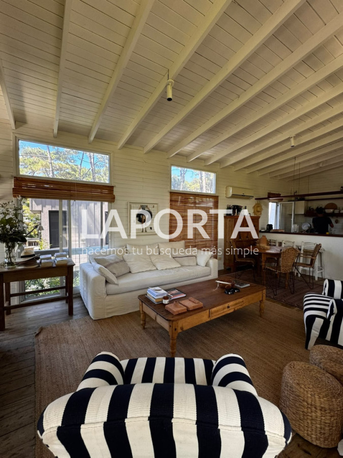 Casa ID.1855/Oportunidad-Exclusiva!!-Casa-en-La-Barra-A-cuadras-del-Mar! - Oportunidad Exclusiva!! Casa en La Barra A cuadras del Mar!