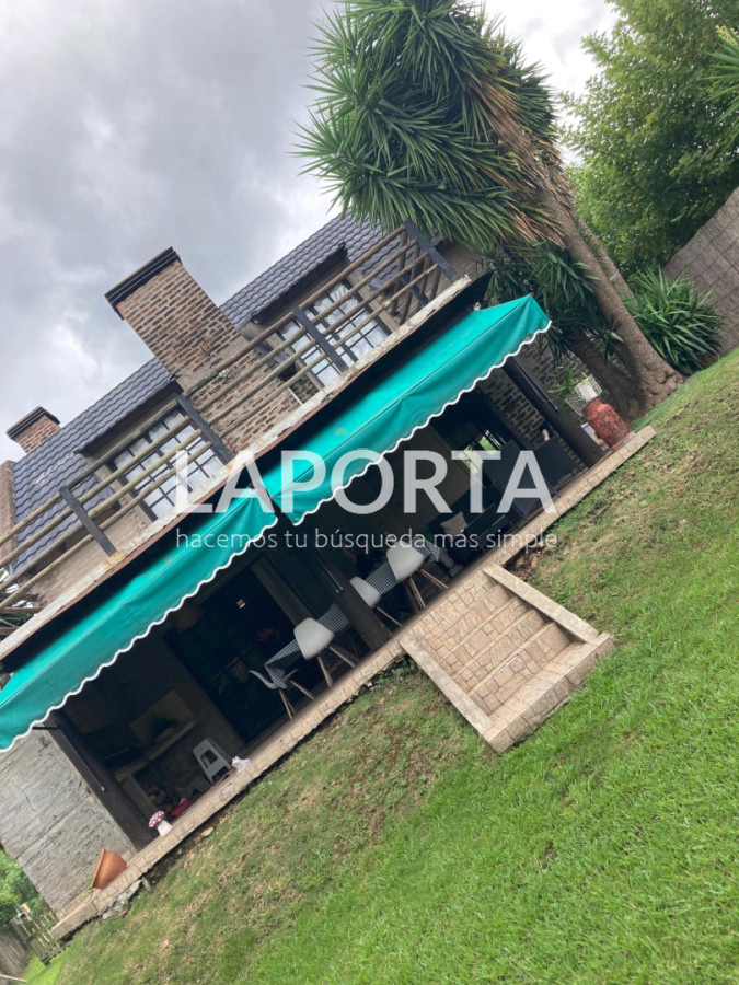 Casa ID.1796/Chalet-en-Venta-en-Salto - Chalet en Venta en Salto