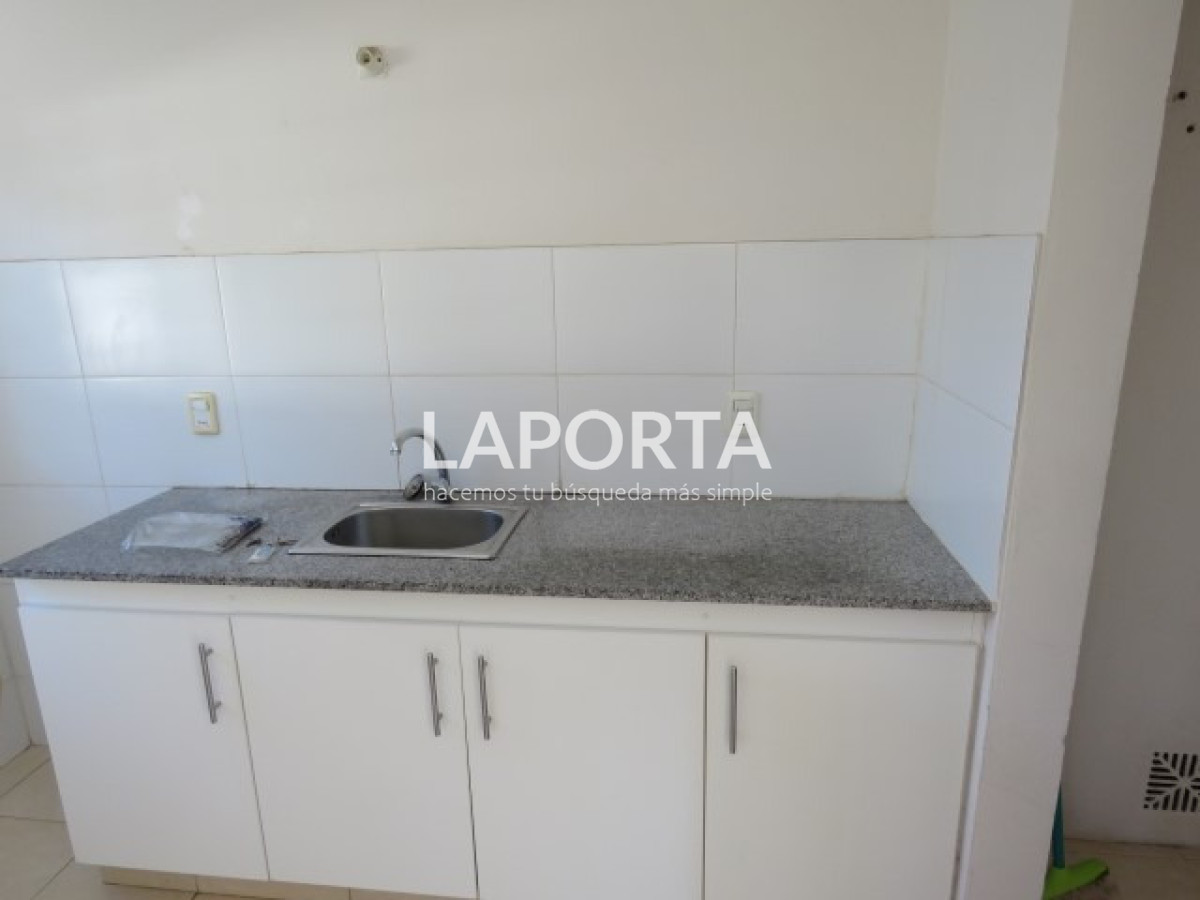 Casa ID.2016/Casa-en-alquiler-en-el-cerro - Casa  en alquiler en el cerro