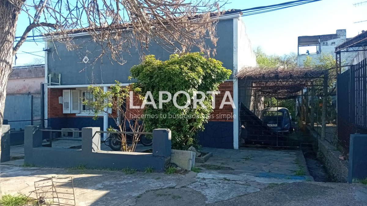 Casa ID.2125/Casa-en-venta-en-muy-buena-ubicacion-y-con-amplio-terreno- - Casa en venta en muy buena ubicacion y con amplio terreno 