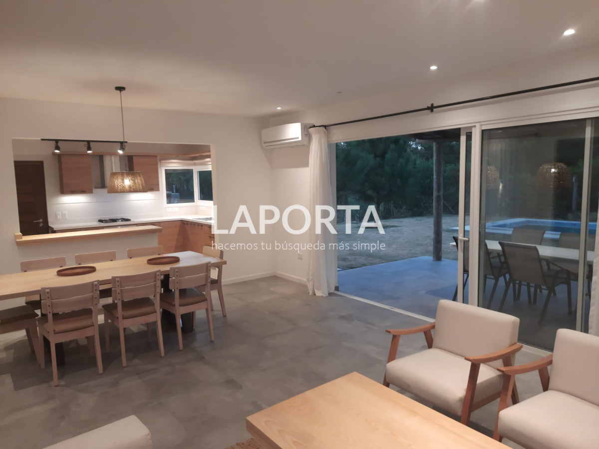 Casa ID.815/Venta-casa-de-tres-dormitorios-en-la-Barra-de-Maldonado - Venta casa de tres dormitorios en la Barra de Maldonado