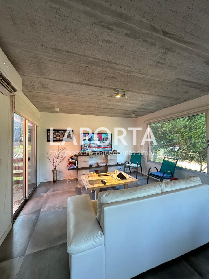 Casa ID.990/Venta-de-casa-con-tres-dormitorios-en-suite-en-Montoya-La-Barra-de-Punta-del-Este - Venta de casa con tres dormitorios en suite en Montoya La Barra de Punta del Este